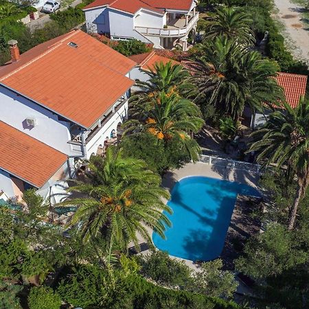 Beach Boy & Pool Girl Apartments Vir Exterior photo